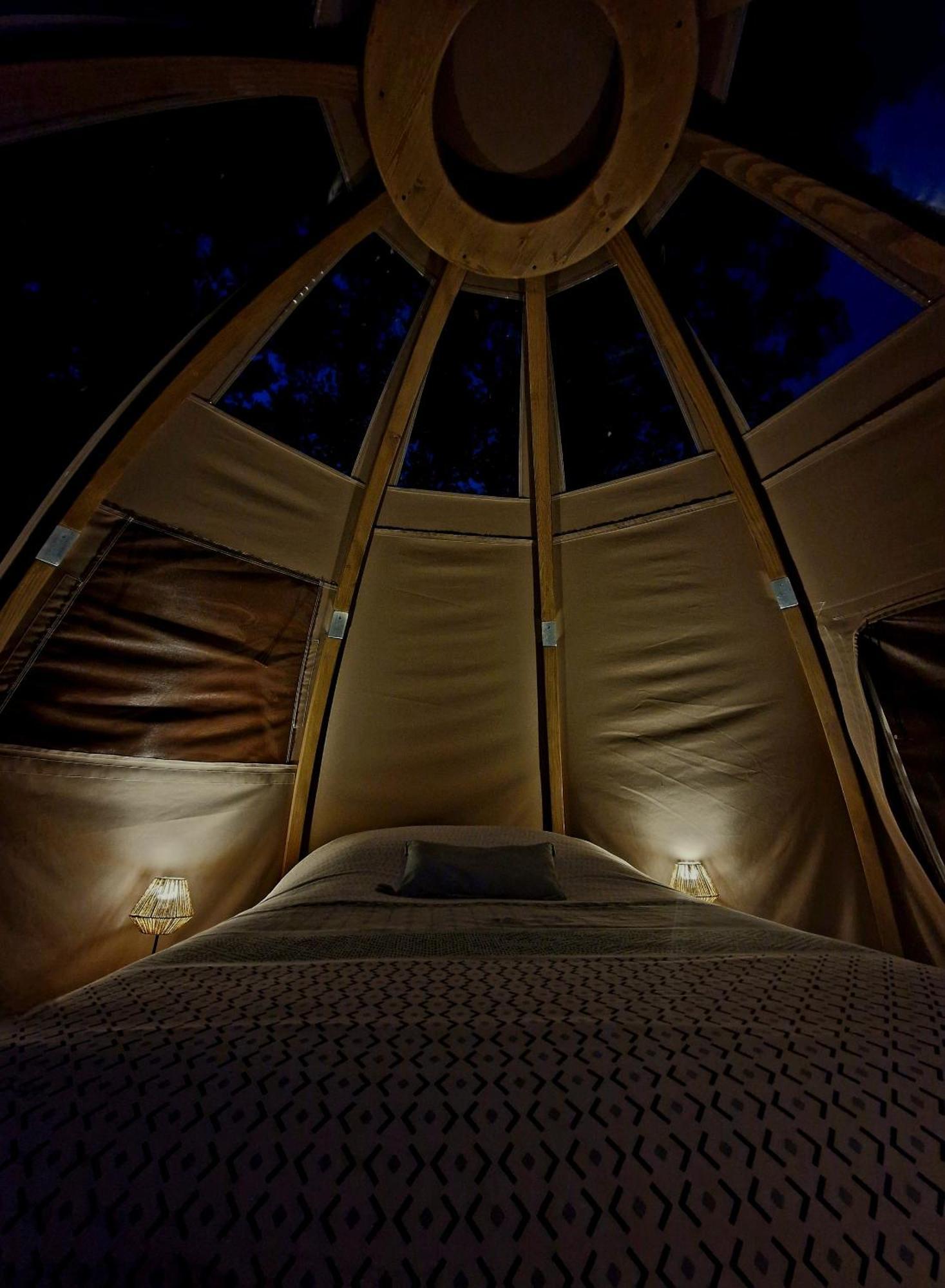 Les Nuits De Cassiopee Bed & Breakfast Sorde-lʼAbbaye Oda fotoğraf
